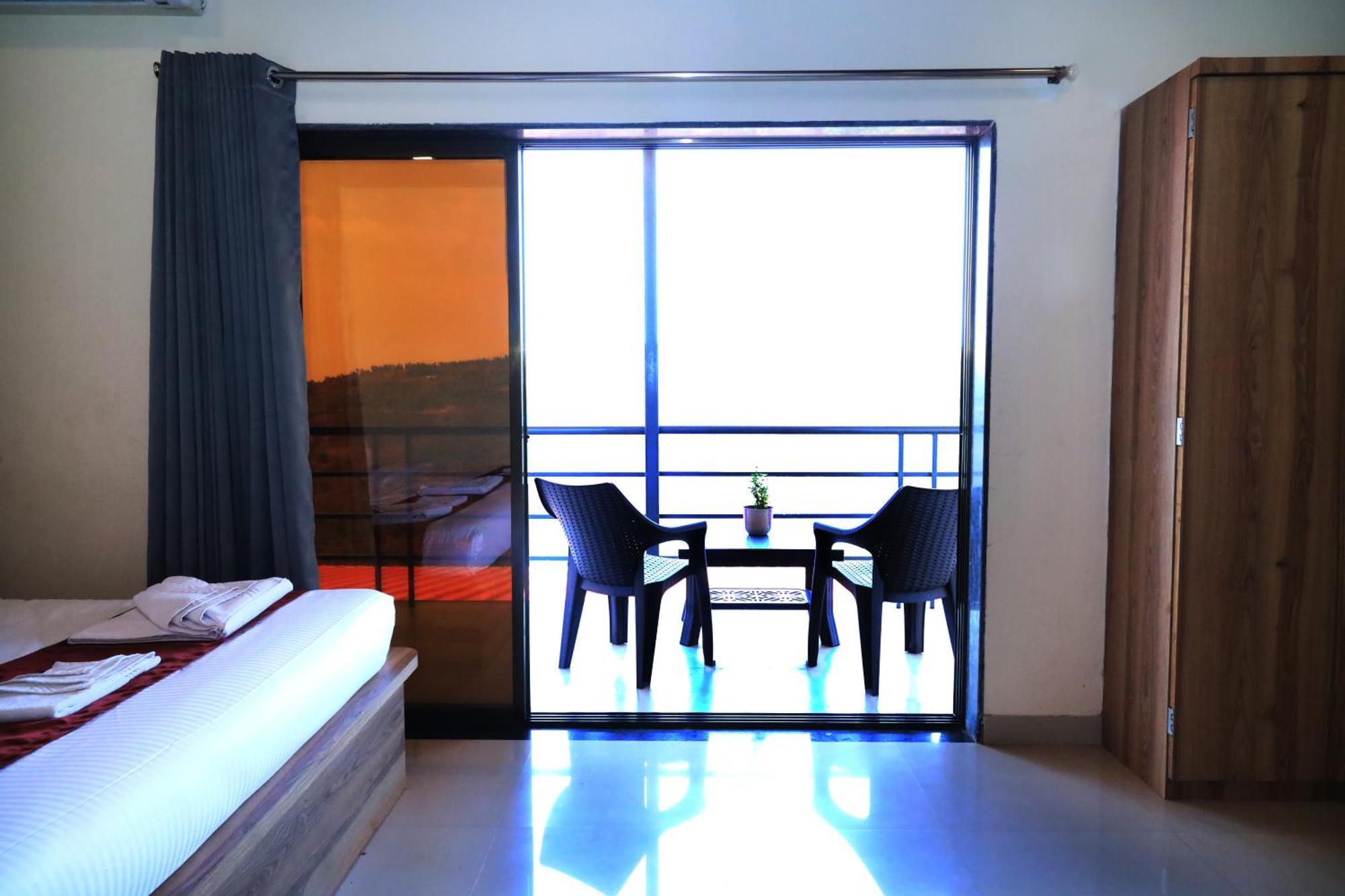 Trattino Resorts Panchgani Exterior photo